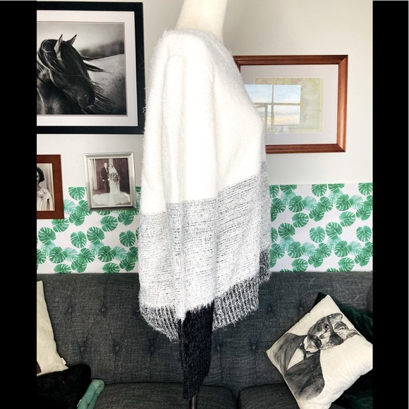 Sz S Fate black & white color block sweater - Picture 3 of 4